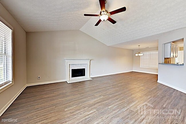 Foto del edificio - 650 Chatham Park Dr