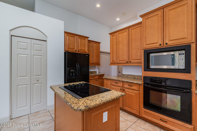 Building Photo - 3641 Gatlin Dr