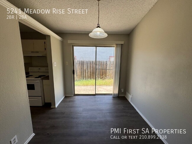 Building Photo - 5241 Meadow Rise St