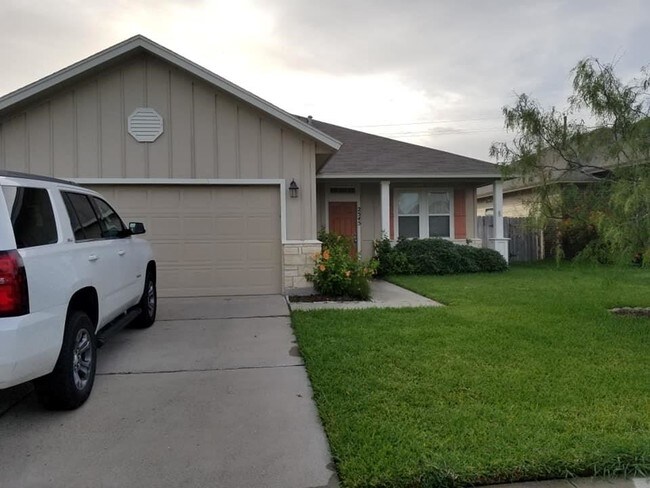 Building Photo - 2545 Las Brisas St