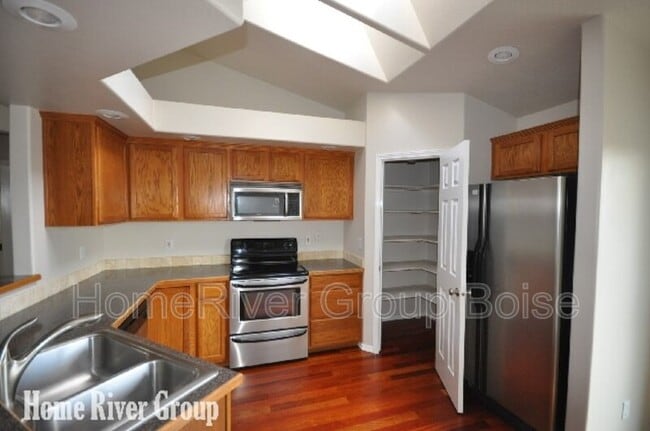 Building Photo - 7668 W Middle Fork St