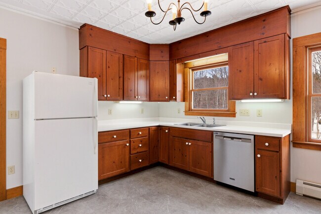 Foto del edificio - 113 Railroad Ave