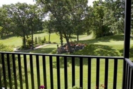 Foto del edificio - Country Club Manor Apartments