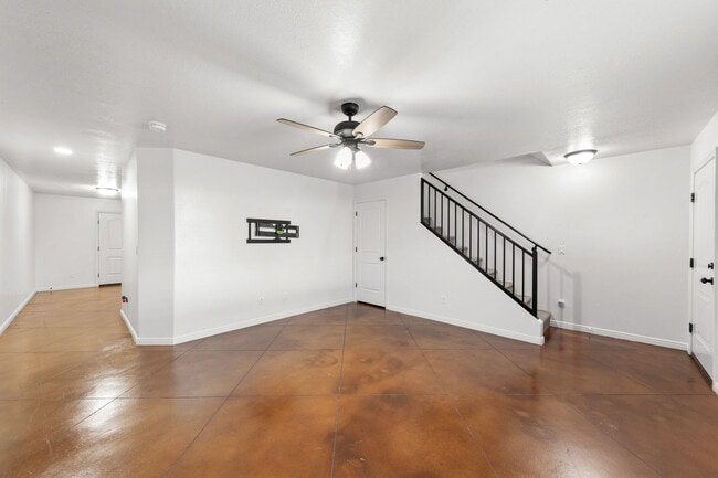 Building Photo - 2801 E 450 N