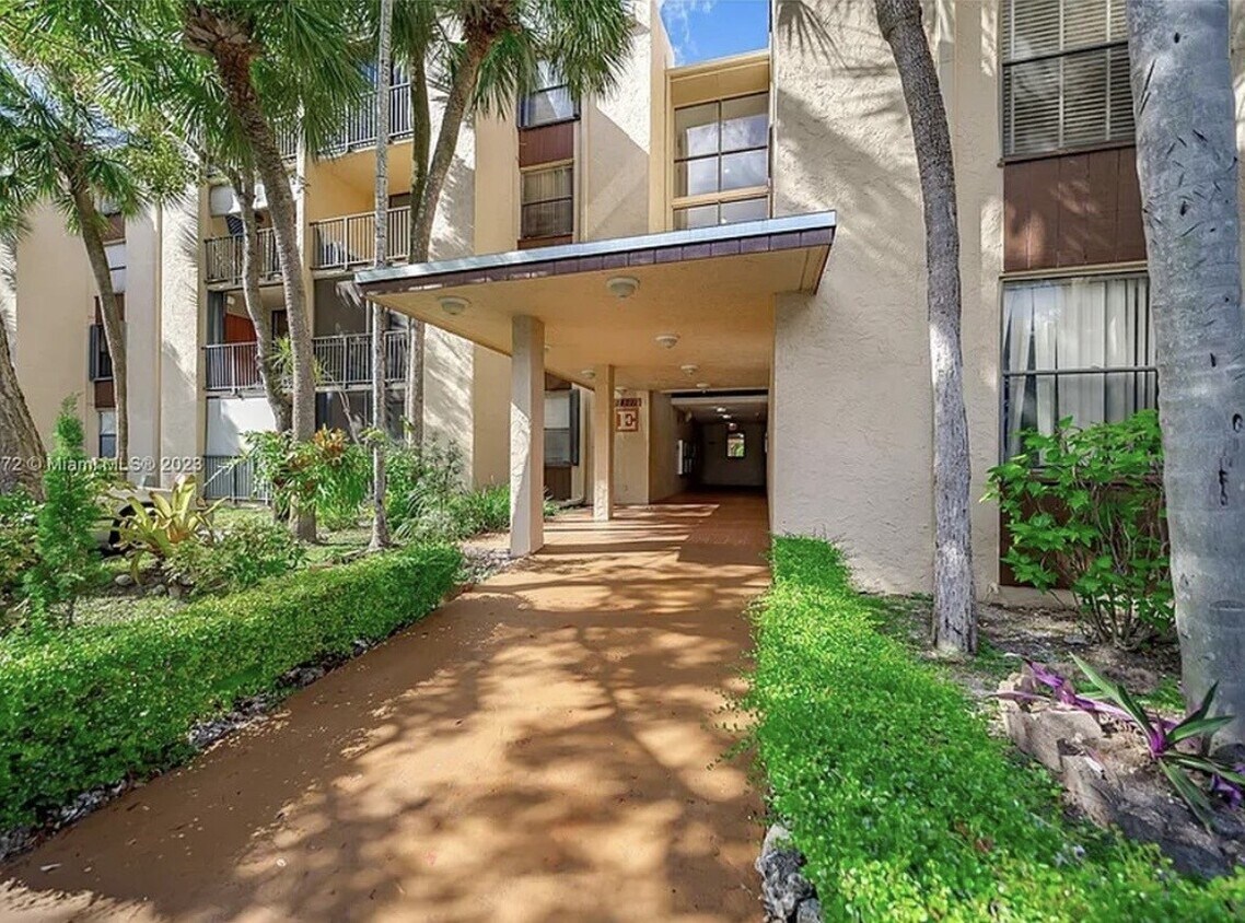 Foto principal - 14211 SW 88th St