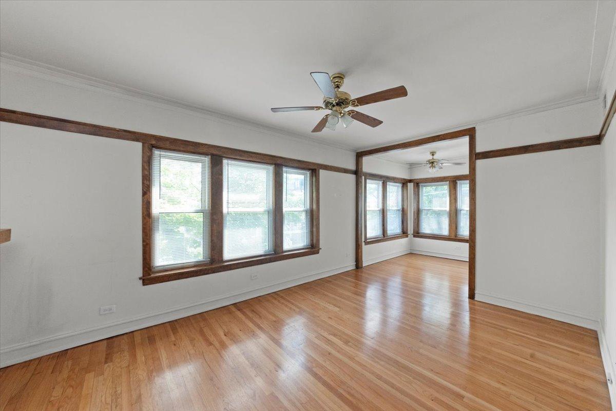 Foto principal - 3 bedroom in Chicago IL 60657