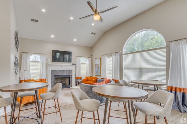 Building Photo - Fountain Brook