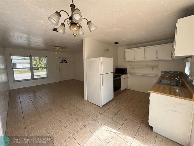 Foto del edificio - 4138 SW 48th Ct