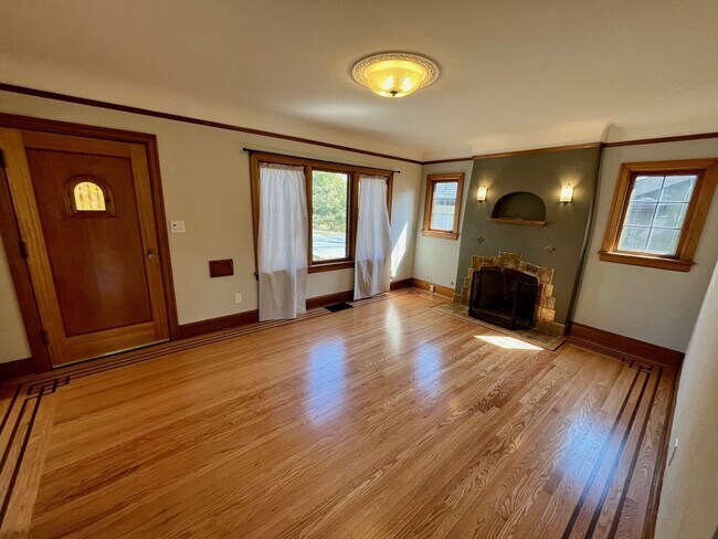 Foto del edificio - 7553 32nd Ave NW
