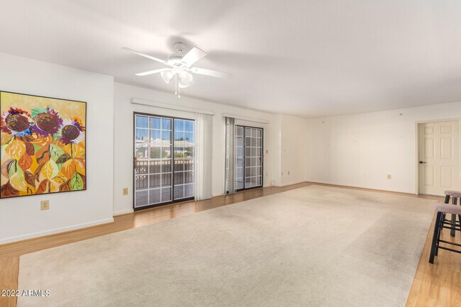 Building Photo - 10330 W Thunderbird Blvd
