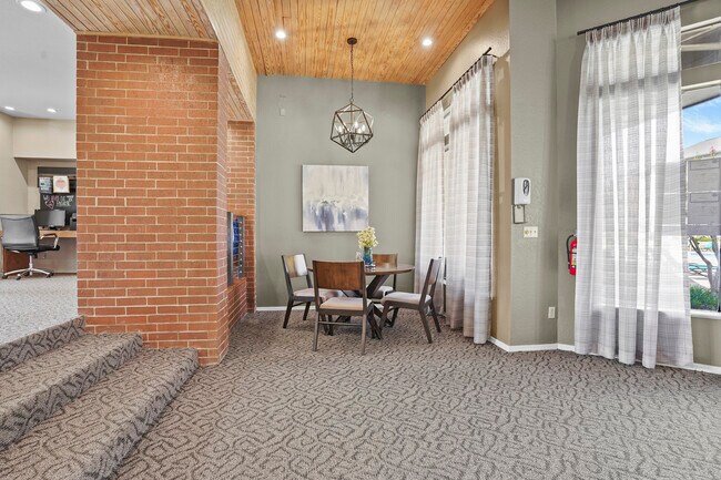 Oficina de negocios - Hunter's Ridge Apts.