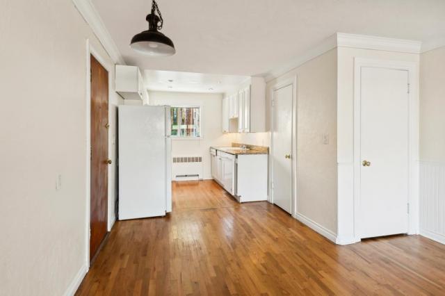 Building Photo - 2 bedroom in Seattle WA 98102