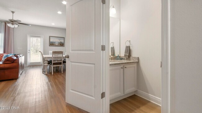 Foto del edificio - 7691 Shadow Lake Dr