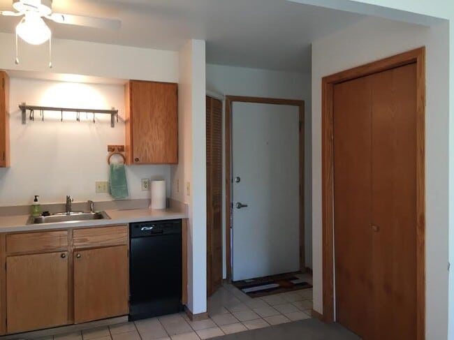 Photo - 2711 Mapleton Ave Apartment