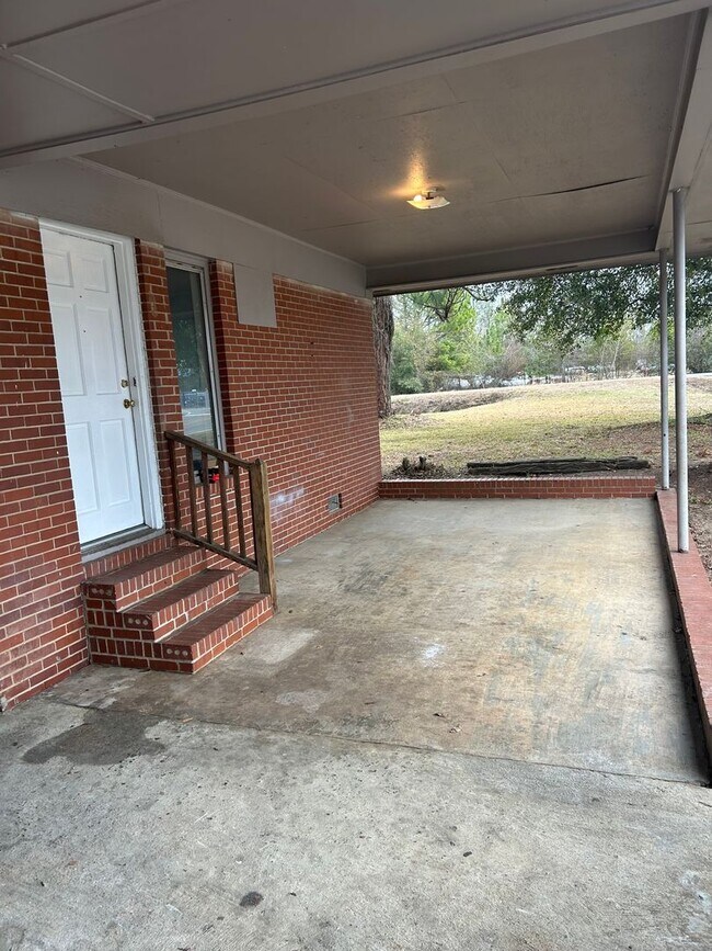 Foto del edificio - 321 Soperton Ave