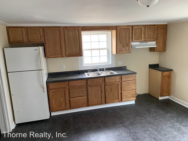Building Photo - 2 br, 1 bath House - 204 Hall Street