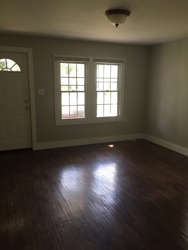 Foto del edificio - Wedgewood Houston!!!  3 Bed 1 Bath House Convenient to Belmont, Lipscomb & Vandy!