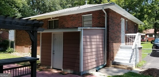 Building Photo - 1533 Alder Ln SW