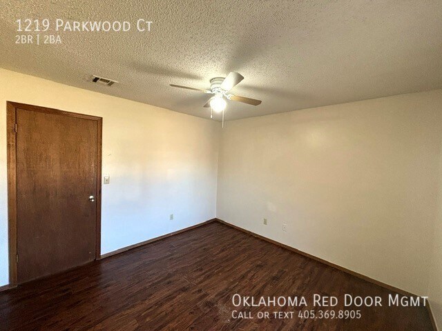 Building Photo - 1219 Parkwood Ct
