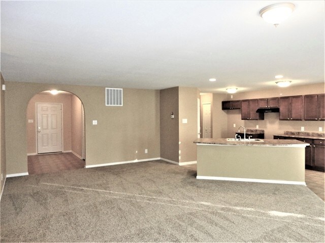 Foto del edificio - 15449 Harmon Pl