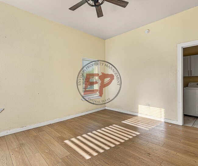 Foto del edificio - 301 N Guadalupe St