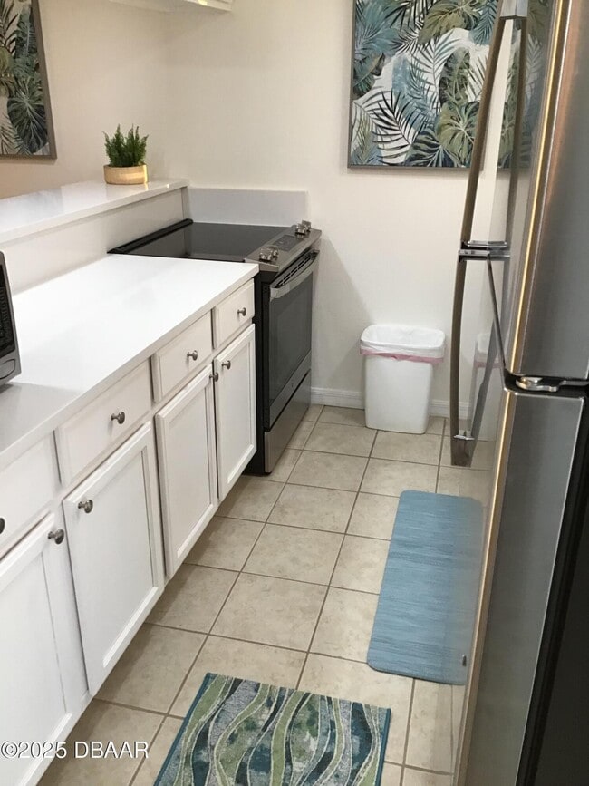 Building Photo - 4849 Saxon Dr