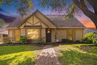 Building Photo - 302 Lochnell Dr