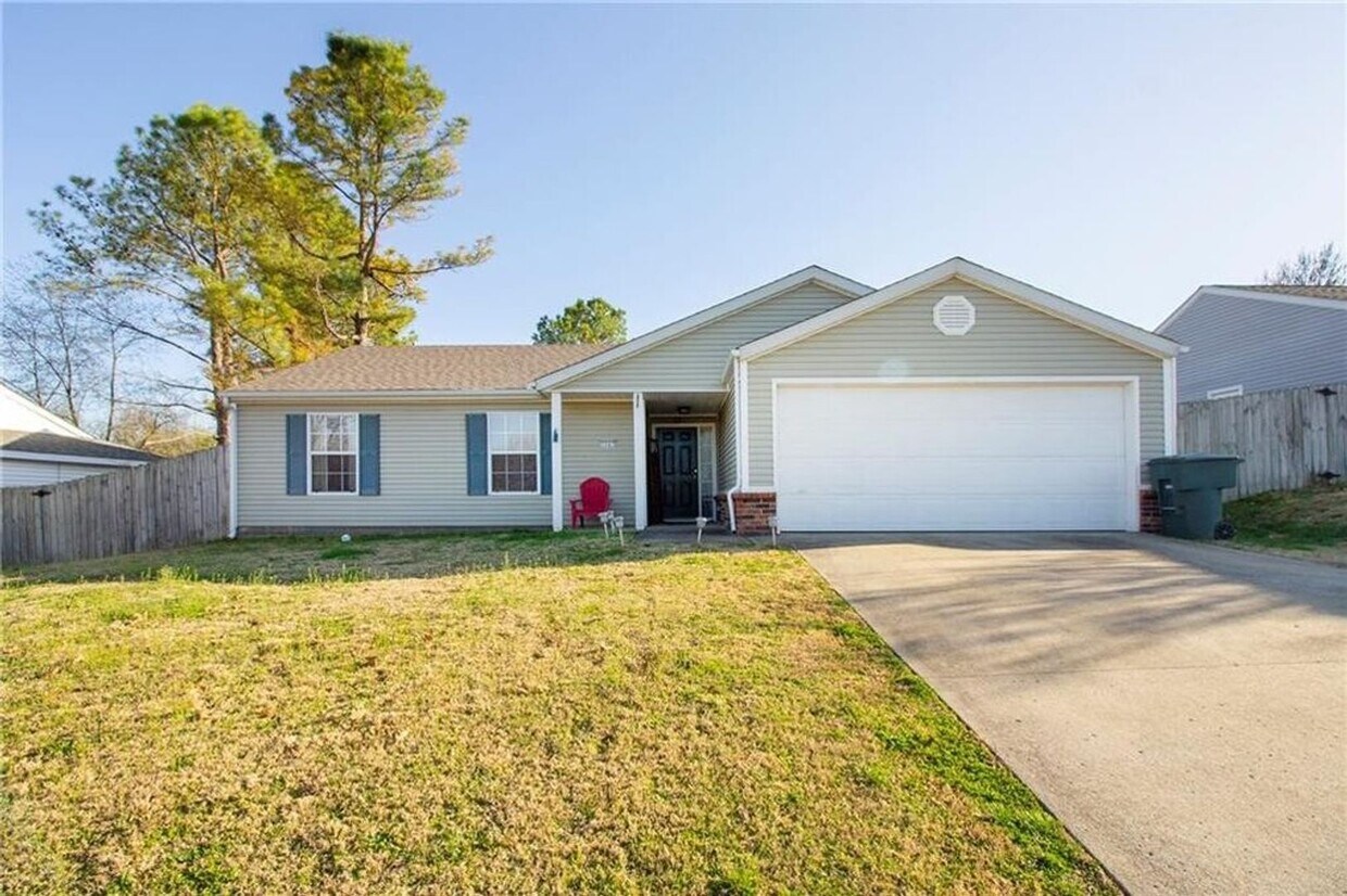 Primary Photo - 3045 W Essex Dr