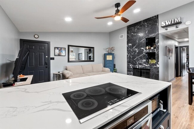 Building Photo - 203 E 31st St