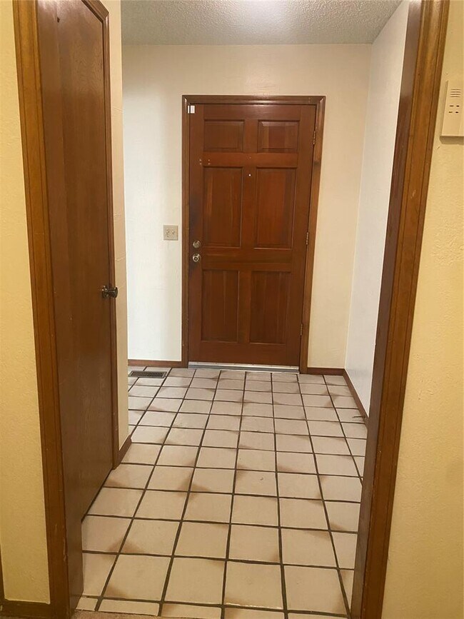 Foto del edificio - 1732 Lionsgate Cir