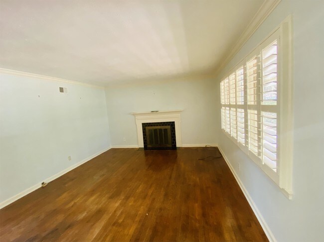 Building Photo - 207 Kensington Dr