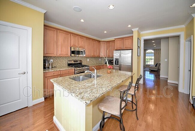 Building Photo - 8037 Reserve Way
