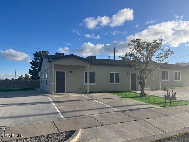 Building Photo - 8761 Lawson -