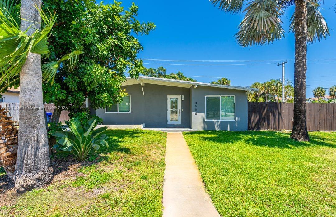Foto principal - 4500 NE 18th Ave