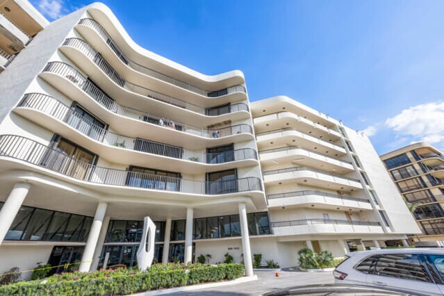 Foto principal - 3610 S Ocean Blvd