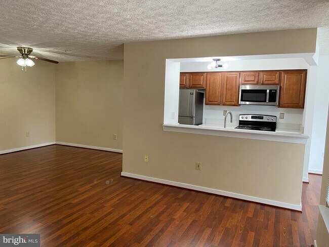 Foto del edificio - 2406 Forest Edge Ct