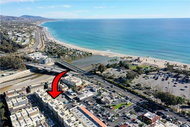 Foto del edificio - 2148 Doheny Way