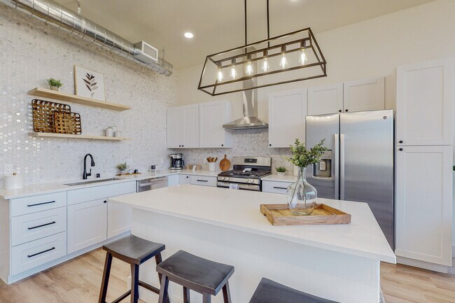 Foto del edificio - 223 Sierra Dr SE