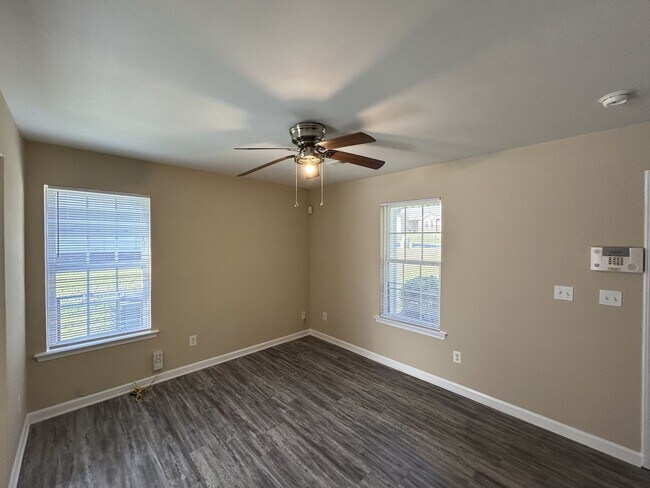 Building Photo - 1333 Clooney Ln