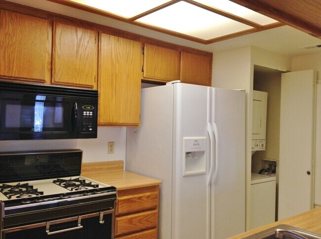 Foto del edificio - 799 Brookstone Rd