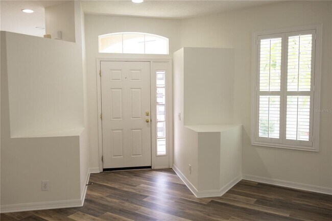 Building Photo - 8561 Acorn Ridge Ct