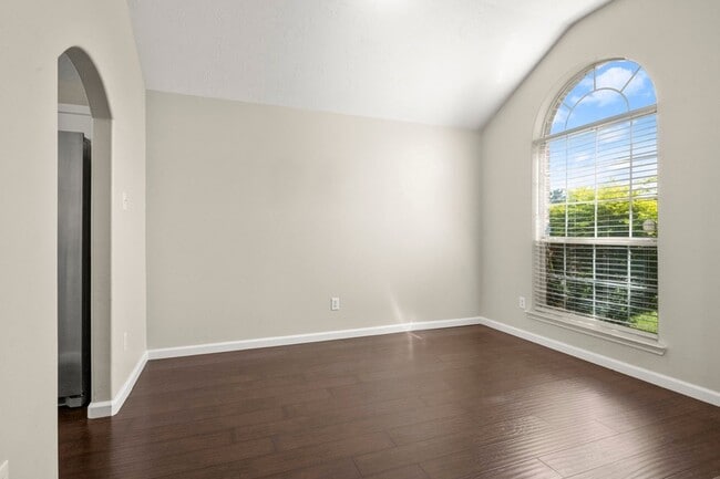 Foto del edificio - 18454 Sunrise Pines Dr