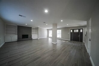 Building Photo - 7818 Beaufort Dr