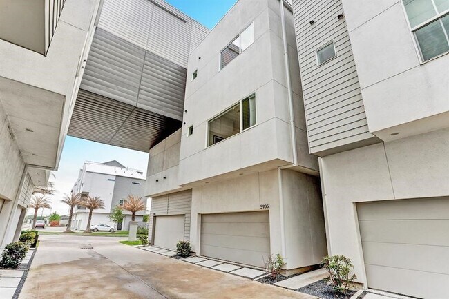 Foto del edificio - 5905 E Post Oak Ln