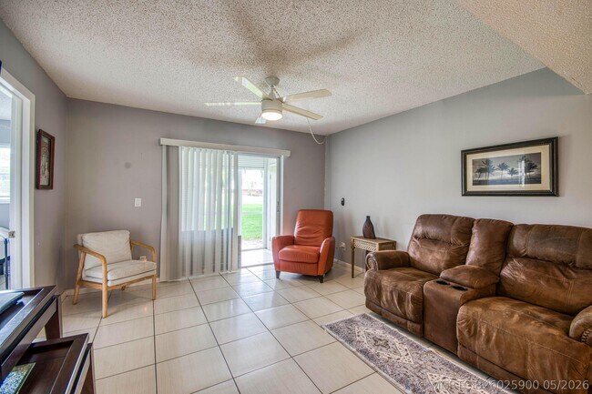 Foto del edificio - 18081 SE Country Club Dr