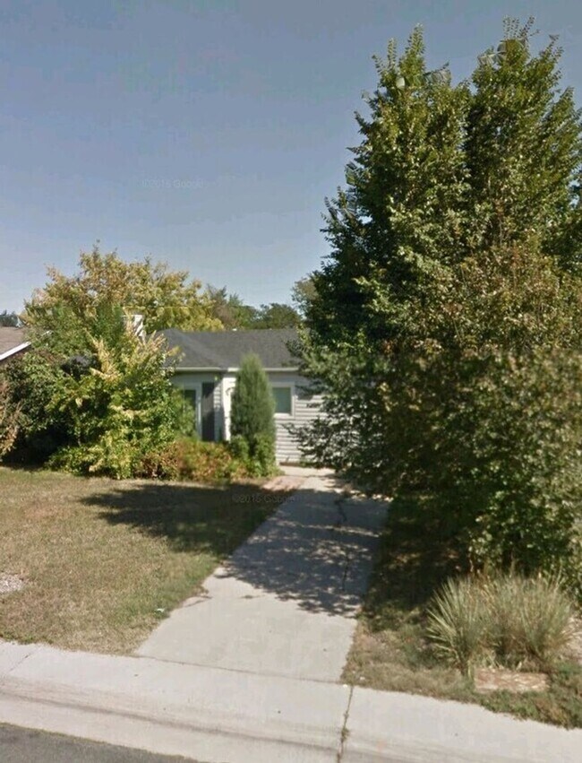 Foto del edificio - Charming 3-Bedroom Home in Aurora, CO – Your Perfect Retreat Awaits!
