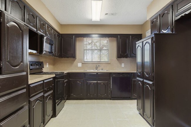 Building Photo - 912 Heather Knoll Dr