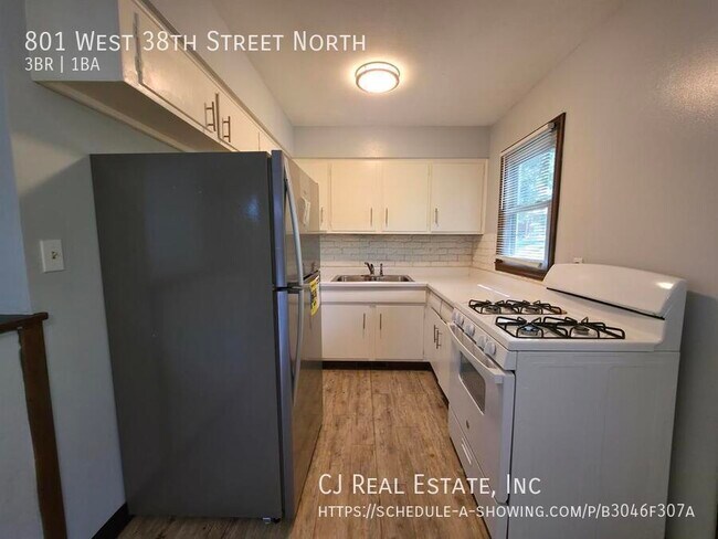 Building Photo - 801 W 38th St N