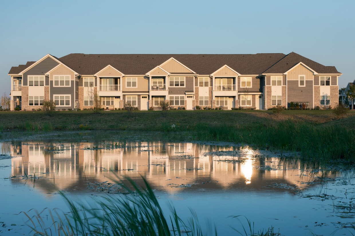 Reserve Randall Road Apartments in West Dundee, IL