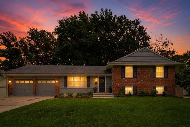 Building Photo - 205 SW Craigmont Dr
